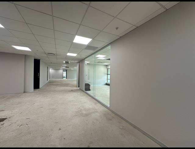 947M² OFFICE TO LET IN SANDTON CENTRAL